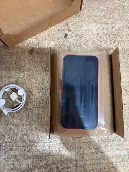 Apple iPhone 13, 128GB, PRODUCT… — Photo 5