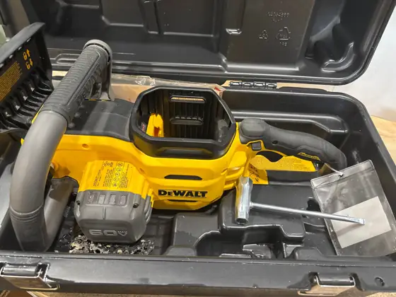 DEWALT 60V MAX DCCS677B 20… — Photo 6